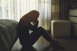 woman suffering from psychological trauma