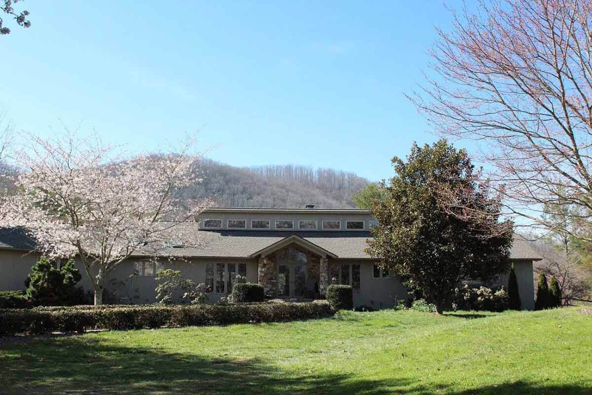 The Willows at Red Oak Recovery Celebrates Four Years